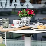 Lifestylehotel Max Hotel *
